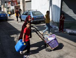 Gaza se queda sin agua por falta de energía en medio de bombardeos