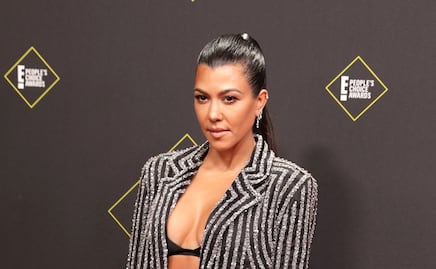 Kourtney Kardashian presume silueta en ropa interior