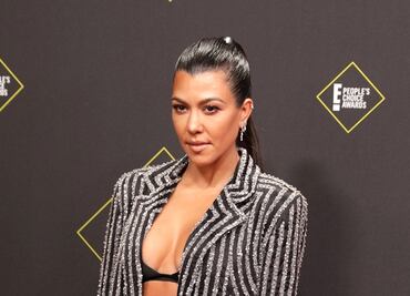 Kourtney Kardashian presume silueta en ropa interior