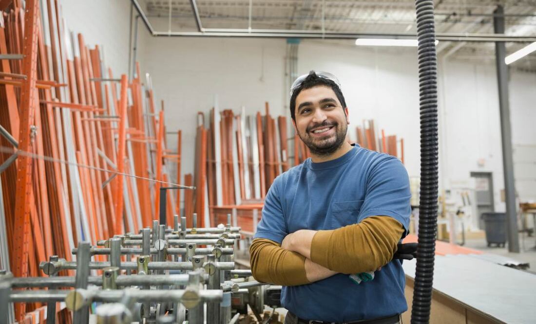 Empresa de Estados Unidos busca mexicanos con secundaria terminada para trabajar en la descarga de productos. Foto: iStock / Hero Images