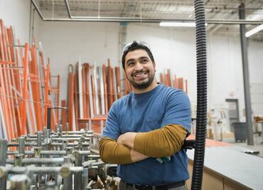 Empresa de Estados Unidos abre vacante para mexicanos con secundaria terminada y sueldo de $42 mil pesos; estos son los requisitos