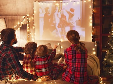 ¿Eres fan de las películas de Navidad? Pagan 2 mil 500 dólares por ver 25 cintas; estos son los requisitos