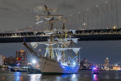 Buque mexicano no recibía asistencia de remolcador, pese a malas condiciones marítimas