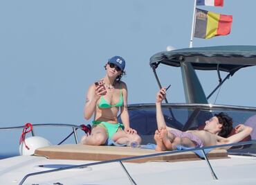 Las lujosas vacaciones de Ella Emhoff, hijastra de Kamala Harris, en Saint Tropez