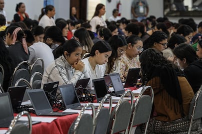 UNAM frena los exámenes en línea tras polémica por uso de IA. Esto se sabe