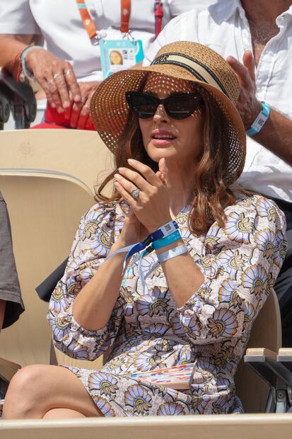 Natalie Portman presume anillo de bodas en Francia tras supuesta infidelidad de su esposo. Foto: The Grosby Group