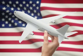 ¿Qué documentos me pueden pedir al abordar un vuelo hacia Estados Unidos?