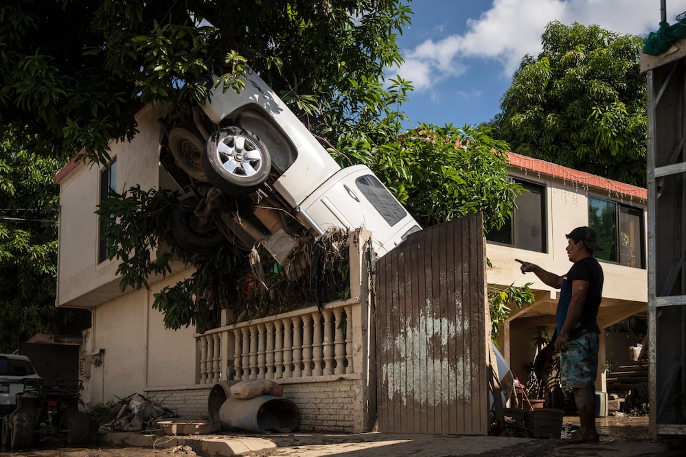 ¿Cuándo y cómo recibirán apoyo económico los damnificados por las lluvias?  . (AP Foto/Félix Márquez)