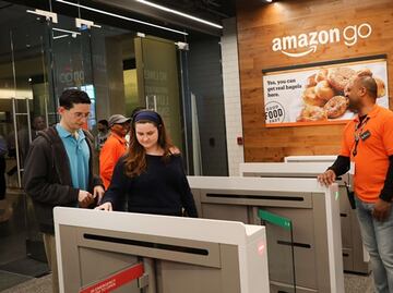 Inauguran Amazon Go en Manhattan; aceptará efectivo