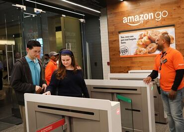 Inauguran Amazon Go en Manhattan; aceptará efectivo