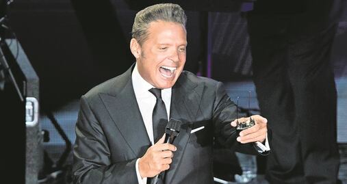 Envuelven a Luis Miguel y su novia en rumores de infidelidad