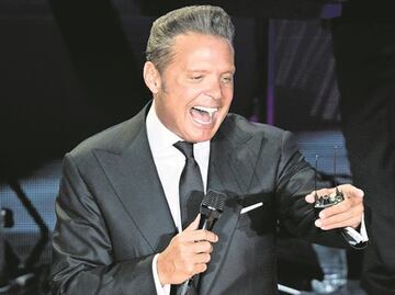 Envuelven a Luis Miguel y su novia en rumores de infidelidad