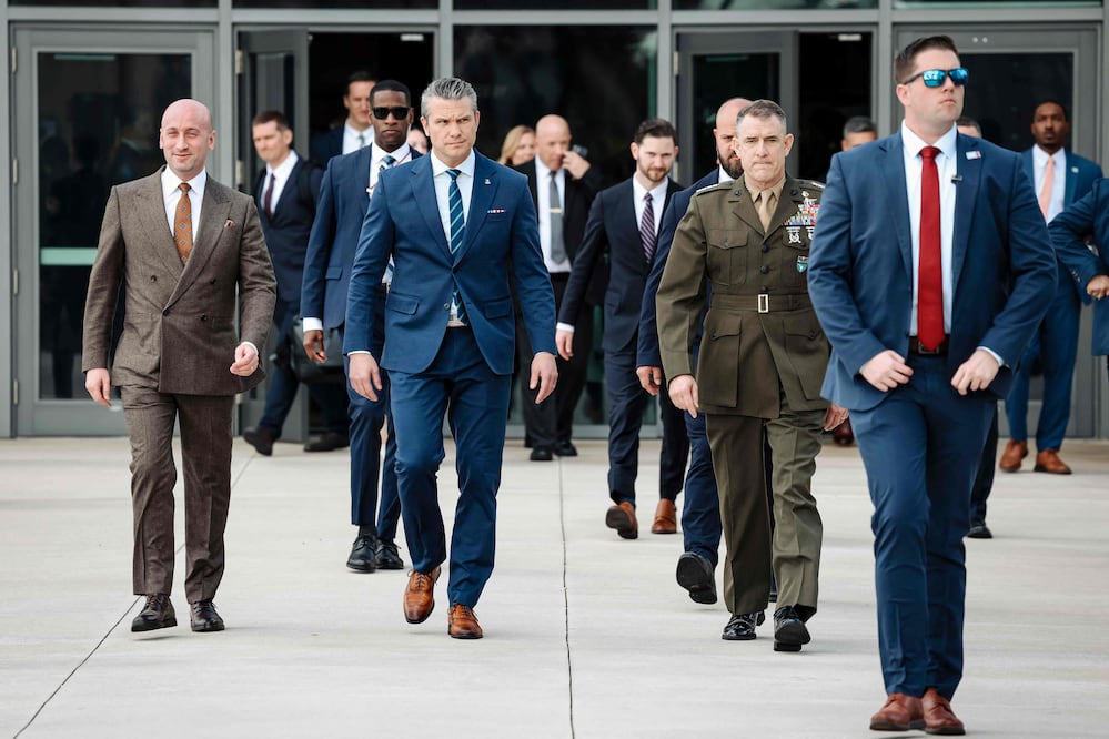 Asesor de Donald Trump pide tratar a organizaciones del narco en Latinoamérica como ISIS y Al-Qaeda: "son terroristas".  (Photo by Eva Marie UZCATEGUI / AFP)