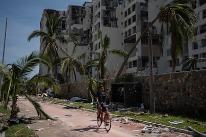 Suman 45 muertos y 47 desaparecidos en Acapulco por huracán Otis