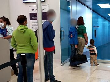 Bebé abandonado con 100 migrantes en México vuelve a Honduras