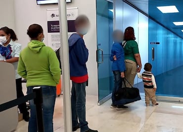 Bebé abandonado con 100 migrantes en México vuelve a Honduras