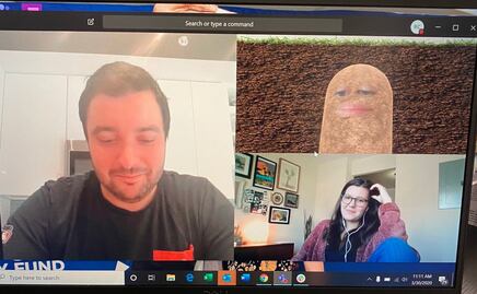 Mujer activa accidentalmente filtro de papa durante reunión virtual de trabajo