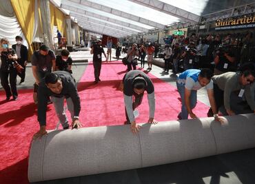 Hollywood instala la alfombra roja de los Óscar 2022 después de dos años