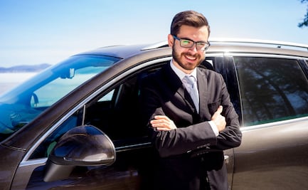 Embajada de Estados Unidos busca conductor para trabajo en la CDMX; pagan $229,705 y no piden licenciatura