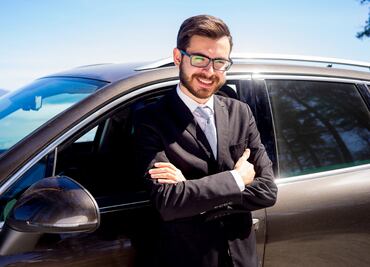 Embajada de Estados Unidos busca conductor para trabajo en la CDMX; pagan $229,705 y no piden licenciatura