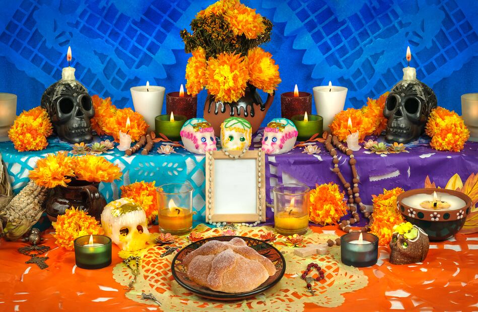 Ofrenda de Día de Muertos. iStock/agcuesta