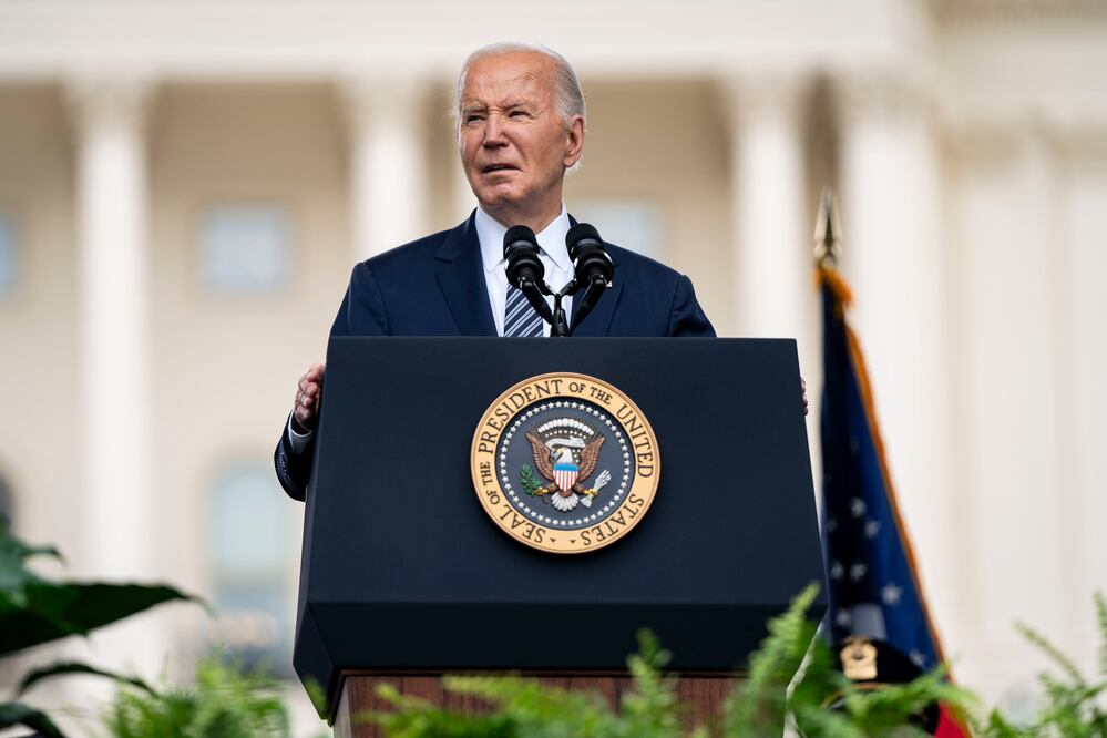 Biden espera que Trump "reconsidere" su idea de imponer aranceles a México y Canadá. Foto: EFE/EPA/BONNIE CASH / POOL
