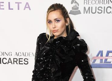 ¡Verano total! Miley Cyrus presume bikini rojo en Instagram
