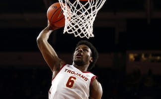 Hijo de LeBron James, Bronny James, debuta en el baloncesto universitario tras paro cardíaco