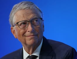 Los cuatro mejores libros que Bill Gates recomienda leer en Navidad y su playlist favorita