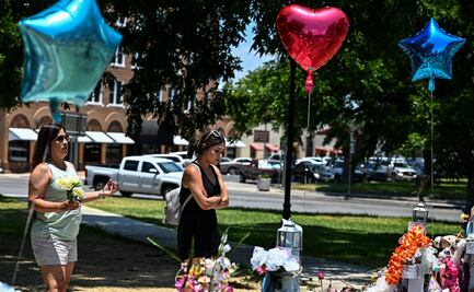 Madre de Uvalde dice que la policía les falló y denuncia acoso de agentes
