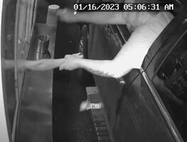 Video. Cliente intenta raptar a barista a través de drive-thru en Washington