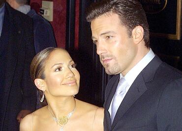 Captan a Jennifer Lopez y Ben Affleck en plena demostración de amor durante cita