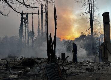 Incendios en Los Ángeles: "Parece como si hubiera caído una bomba"