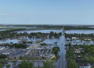Fuertes tormentas causan inundaciones y rescates en el sur de Texas. VIDEOS