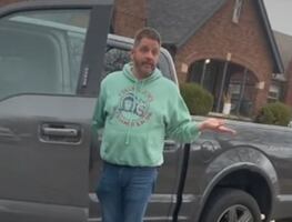 "No es su país, sólo son minions": graban acto racista contra mexicanos en EU