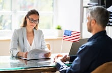 ¿Quieres trabajar en Estados Unidos con visa H-1B? Publican guía para pagar los 100,000 dólares