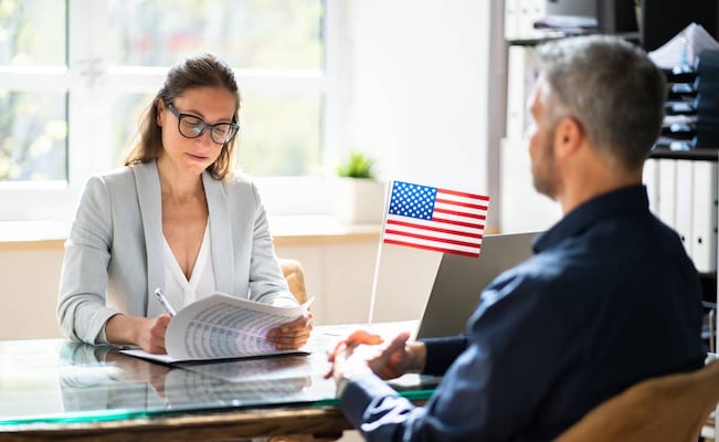 ¿Quieres trabajar en Estados Unidos con visa H-1B? Publican guía para pagar los 100,000 dólares