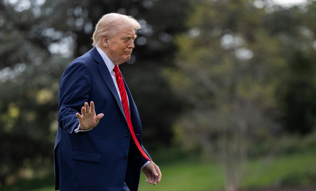 La Casa Blanca inicia despidos de trabajadores federales por cierre del gobierno. EFE/EPA/SHAWN THEW / POOL