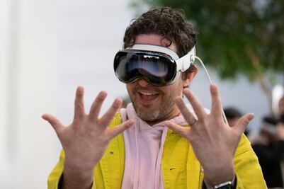 Lentes Apple Vision Pro. Usuarios reportan problemas y Zuckerberg crea polémica tras crítica