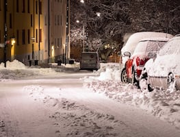 ¿Para qué sirve arrojar sal en la nieve?