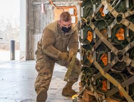 Biden analiza aumentar la implicación militar ante la escalada en Ucrania