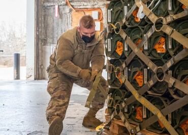 Biden analiza aumentar la implicación militar ante la escalada en Ucrania