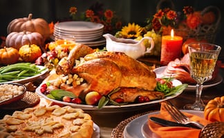 Guía para la cena de Thanksgiving 2025: tiempos de cocción, recetas tradicionales y dónde comprar pavo listo en la CDMX