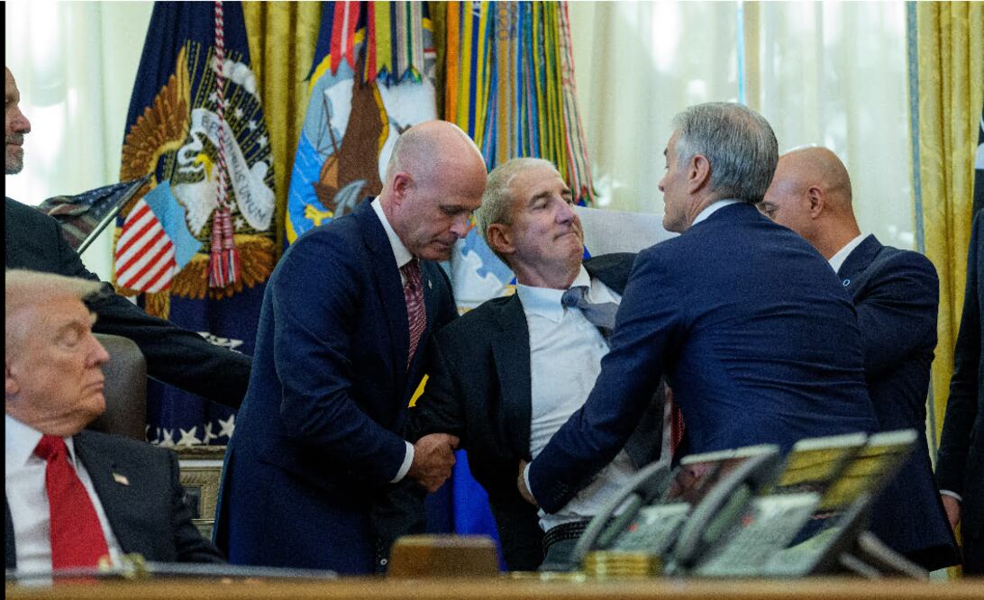 ¿Quién es el hombre que se desmayó frente a Trump en plena conferencia en la Casa Blanca?. EFE/EPA/AARON SCHWARTZ / POOL