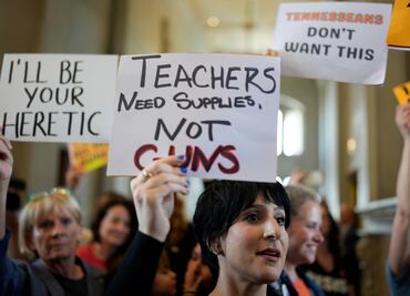 Tennessee aprueba un proyecto de ley que permitirá a los maestros portar armas de fuego