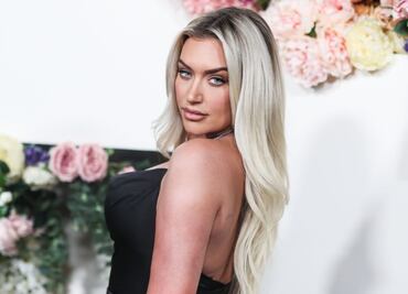 Stassie Karanikolaou posa con bikini estampado en Instagram