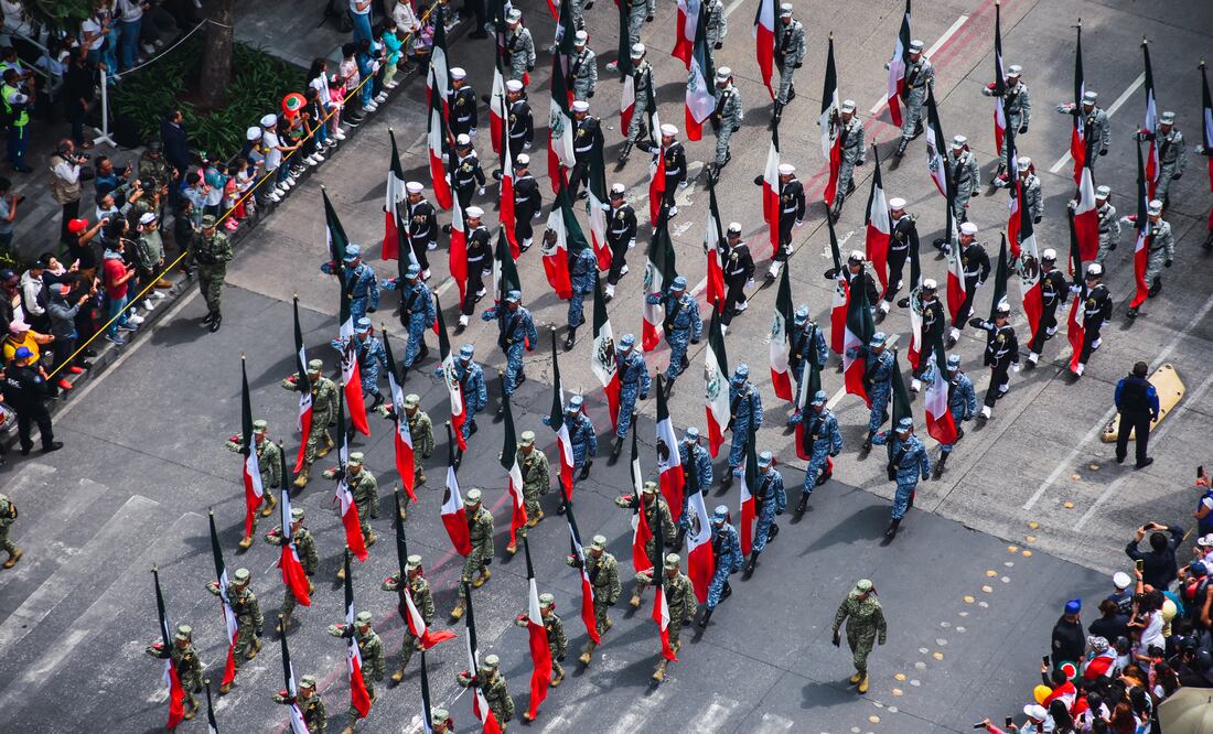 Desfile militar en México. iStock/ Eve Orea