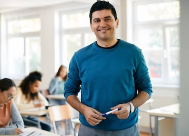 Solicitan maestros de español para trabajo en Embajada de EU en México; pagan $393,000 al año