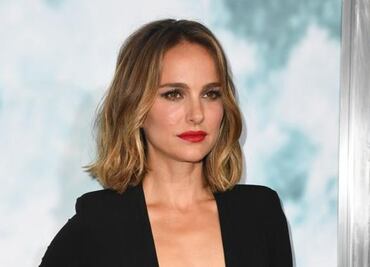 Natalie Portman luce su escote más arriesgado en Los Ángeles