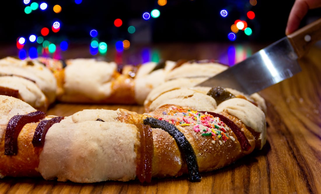 Rosca de Reyes: Origen, significado, qué ingredientes lleva y cuándo se parte. iStock/Javier Fabian